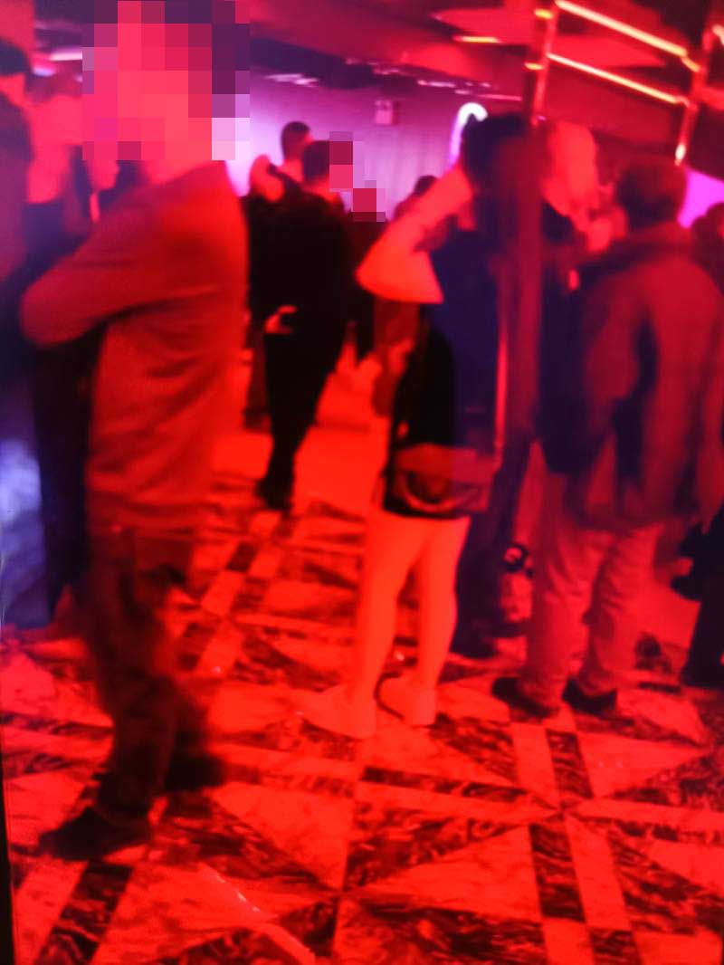 鞍山铁西舒馨舞厅转转看看